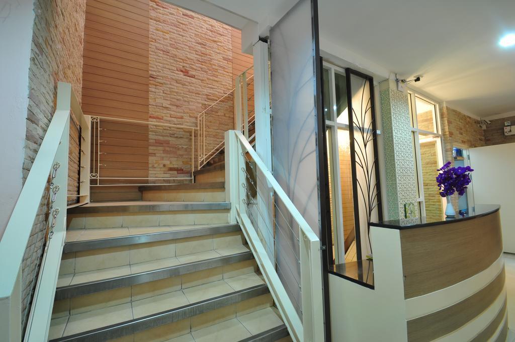 Orchid Hostel Bangkok Dış mekan fotoğraf
