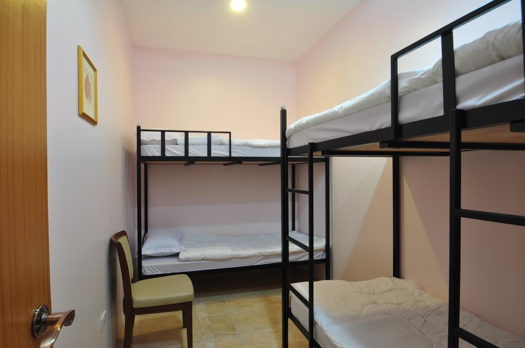 Orchid Hostel Bangkok Dış mekan fotoğraf