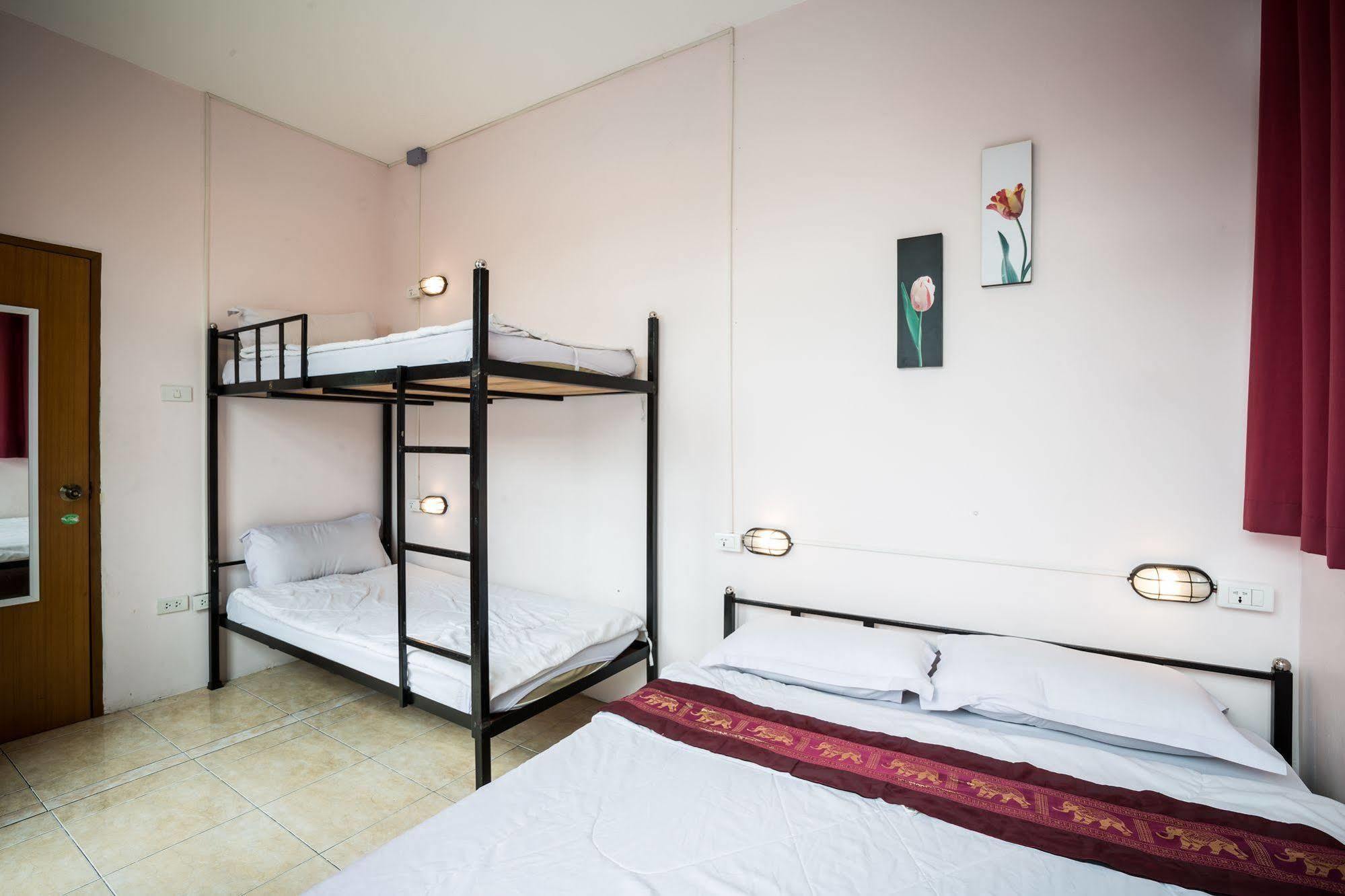Orchid Hostel Bangkok Dış mekan fotoğraf