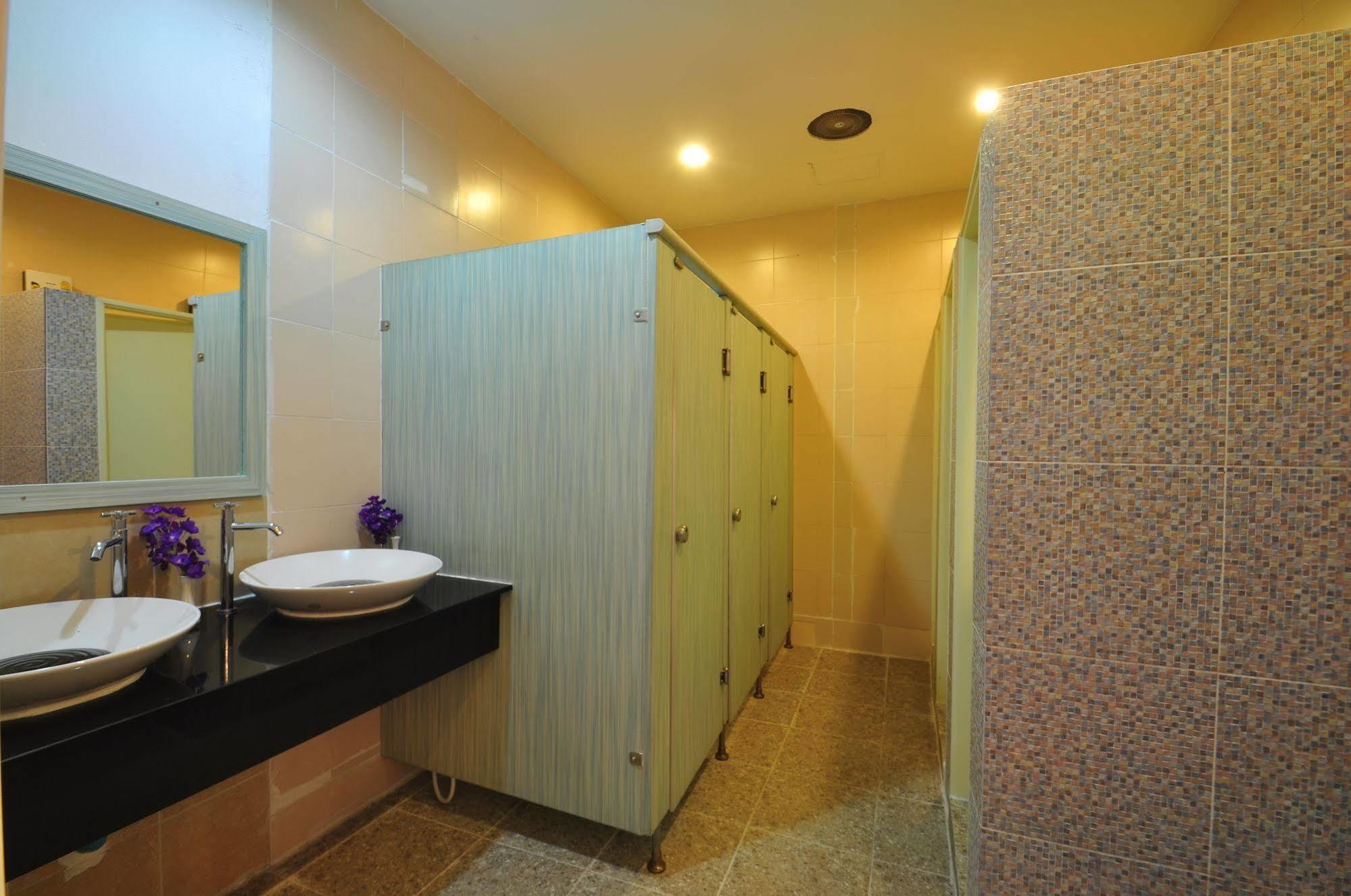 Orchid Hostel Bangkok Dış mekan fotoğraf